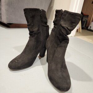 Lola Black Bootie: SZ 8, 3.5" Heel.  Excellent Condition!